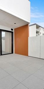 ARTHOUSE DESIGNER LIVE/WORK CREATIVE TERRACE WITH 45m² STUDIO - Photo 3