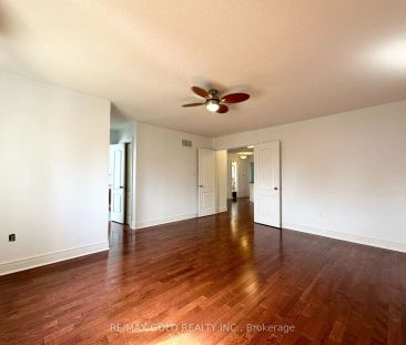 Detached Home For Lease | W9053645 - Photo 4