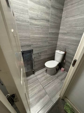 Price £500 pcm - Available 27/12/2025 - Furnished - Photo 5