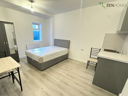 Studio to rent - Photo 2