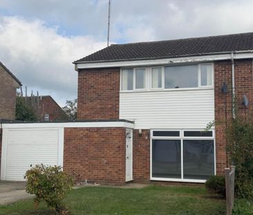 4 bedroom semi-detached house to rent - Photo 5