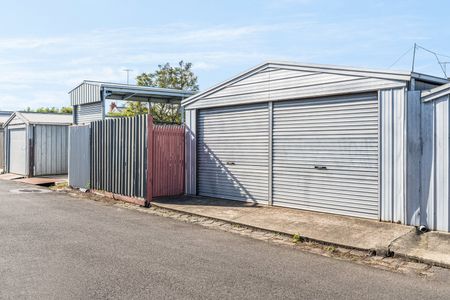 Spacious 3-Bedroom Home in the Heart of Geelong - Photo 2