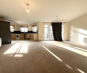 2 Bedroom Flat - First Floor To Let - Photo 1