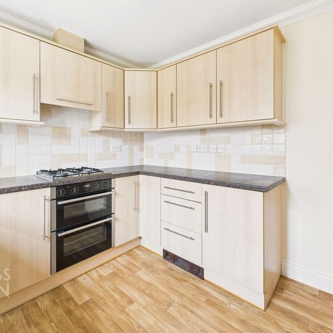 3 bedroom semi-detached house to rent - Photo 1