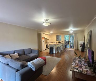 Redfern - Photo 1