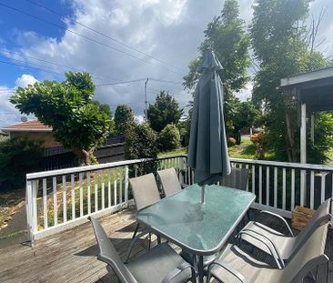 Excellent location, 4 bedroom stunning home - Photo 4