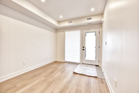 For Lease - 385 McRoberts Avenue Unit# Main Floor, Toronto, Ontario - Photo 2
