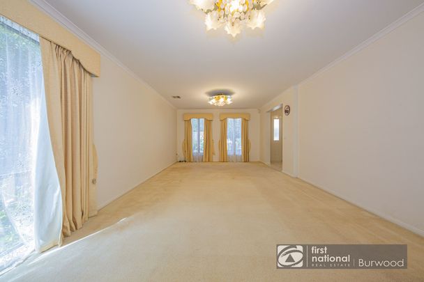 Exquisite Family Living: Luxury Home near GWSC and The Glen - Photo 1