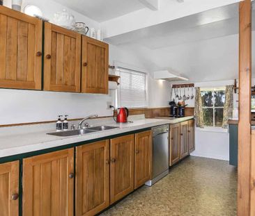 Charming historic rental - Photo 2