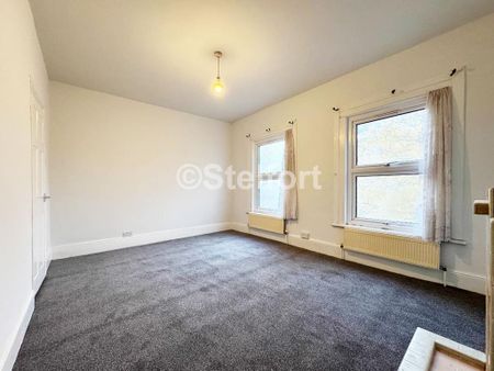 4 bedroom terraced house to rent - Photo 5