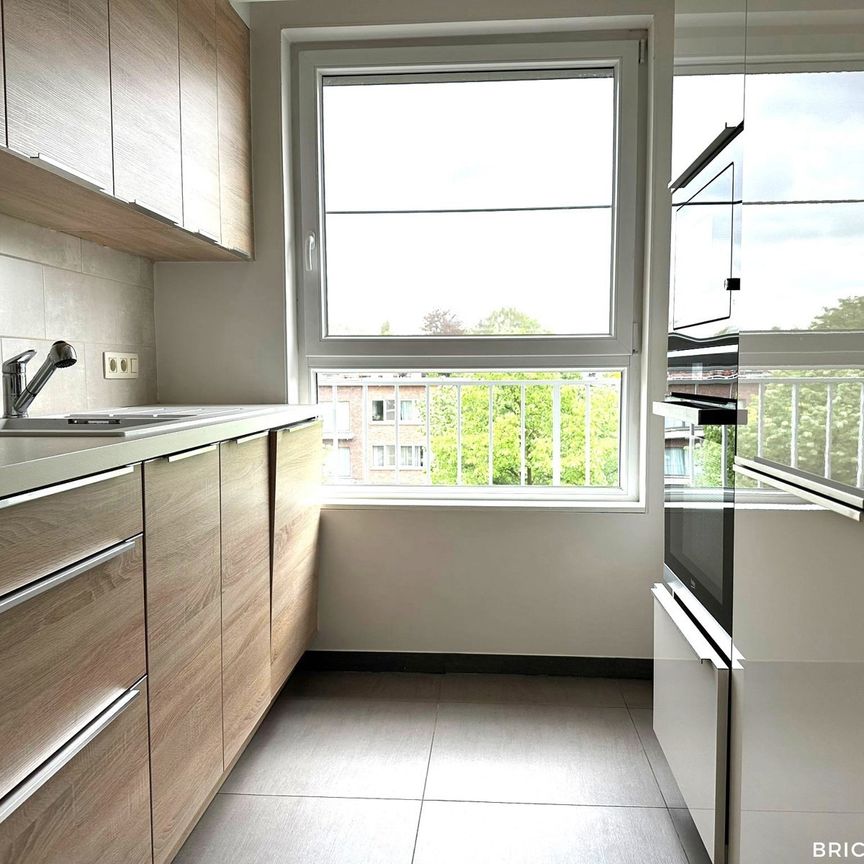 Leuk 2-slaapkamer appartement met terras en parking - Photo 1