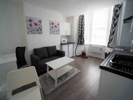 Apartment 1, 55 High Street - Photo 2