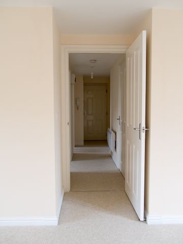 Light, Spacious and Modern 2 Bedroom Apartment to Let in Soham - Photo 4