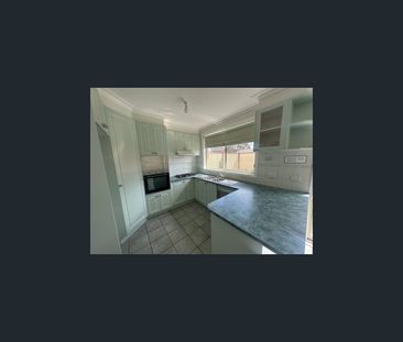 3/3 Burley Griffin Close, Keilor East, Vic 3033 - Photo 3