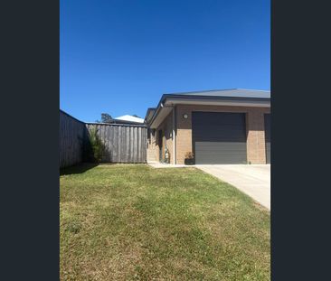 Fully Furnished Duplex - Photo 1