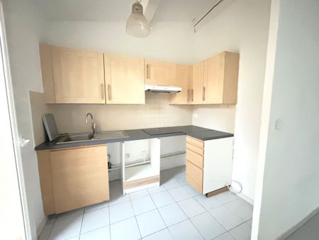 Location Appartement 3 pièces 66m² CASSIS 13260 - Photo 3