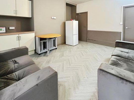 5 bedroom house to rent - Photo 1