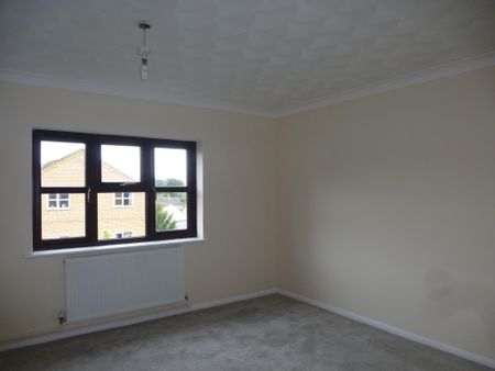 High Street, March - Photo 3