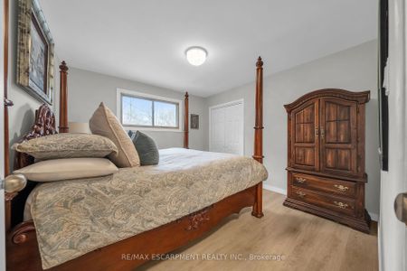 Detached Home For Lease | X8133716 - Photo 4