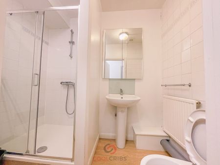 Holloway Road, Islington, London, N7 - Photo 3