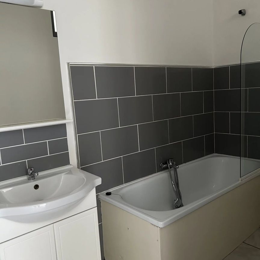 Location Appartement 2 pièces 50m² LE PORTEL 62480 - Photo 1