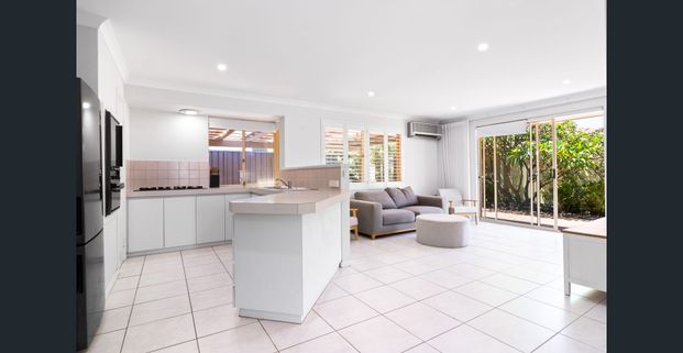 3 x 2 in school catchment location! - Photo 1