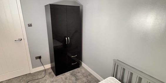 Room in a Shared Flat, Wolsey Court, SW11 - Photo 3