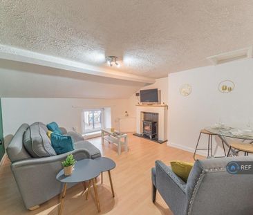 3 bedroom flat to rent - Photo 4