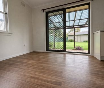 Family Living in Prime Penrith Location - Photo 1