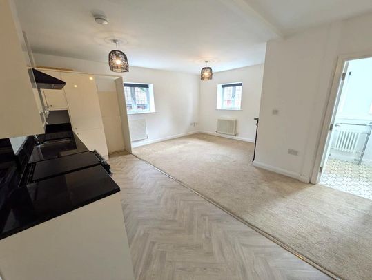 2 bedroom flat to rent - Photo 1
