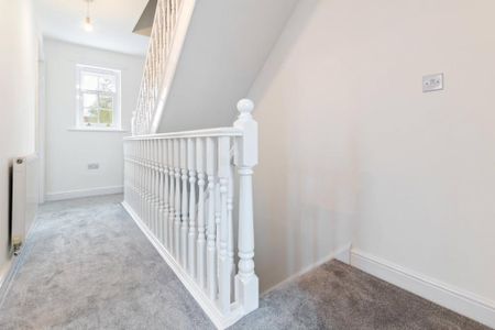 3 bedroom end of terrace house to rent - Photo 4