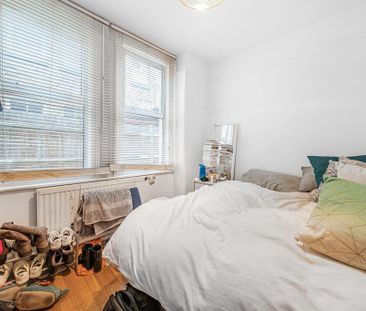 3 bedroom flat to rent - Photo 2