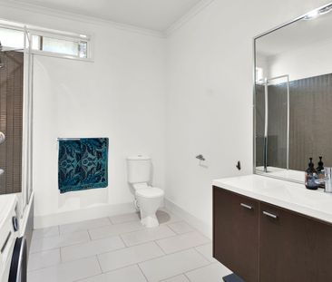 Updated Ground-Floor Villa Unit with Private Courtyard - Photo 5