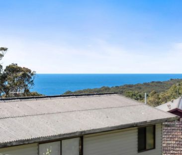 Delightful Family Home Enjoying Filtered Ocean Views - Lawn Care In... - Photo 2
