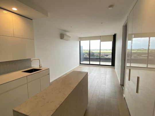 Modern Living in the Heart of Malvern East - Photo 1
