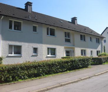 ZWEI-ZIMMER-SOCKELGESCHOSSWOHNUNG MIT BALKON IN BRÜGGE - Foto 2