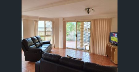 Amazing Location - Private Access to the Beach - Photo 3