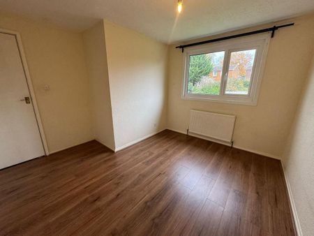 3 bedroom end of terrace house to rent - Photo 4