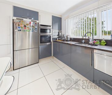 3 Bedroom Semi-Detached House for Rent - Photo 4