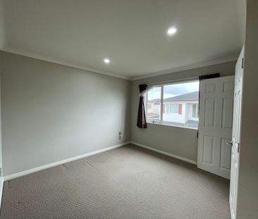 East Tamaki Heights - Photo 1