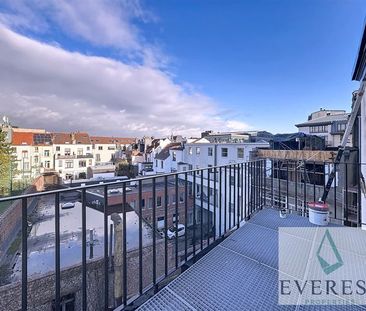 Entre le quartier de l’ULB et la place Flagey avec Très beau studio... - Photo 2