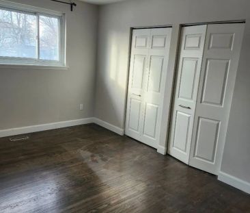 9 Dowling Crescent #Upper - Photo 5