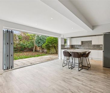 5 bedroom semi-detached house to rent - Photo 3