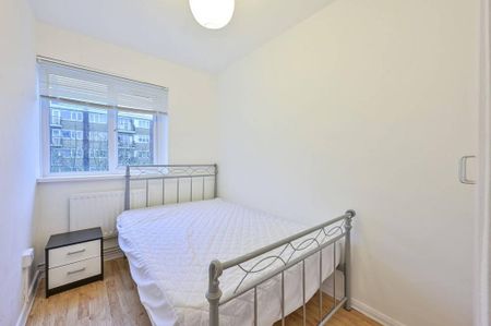 3 bedroom flat to rent - Photo 2