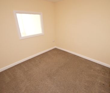 1 Bedroom FIrst Floor Flat - Photo 5