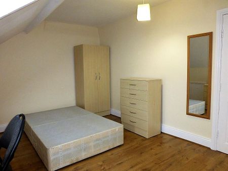 6 bedroom terraced house to rent - Photo 5