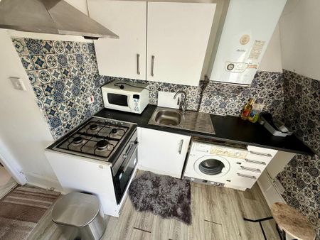 1 bedroom flat to rent - Photo 2