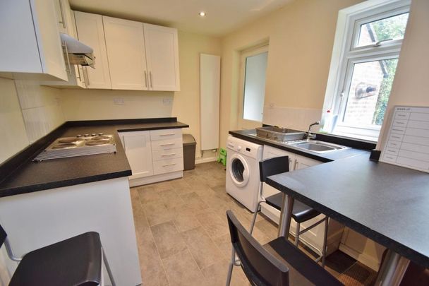 3 bedroom terraced house to rent - Photo 1