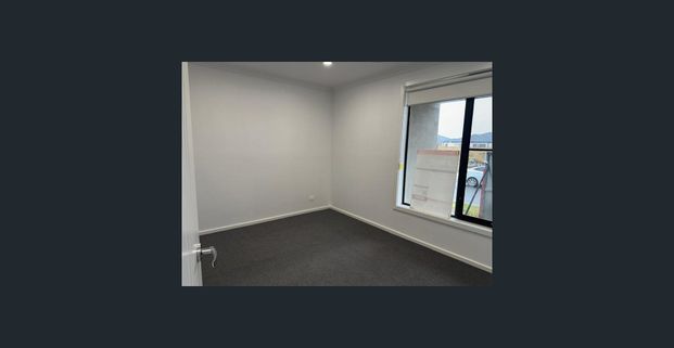 House for Rent - Mickleham - Photo 1