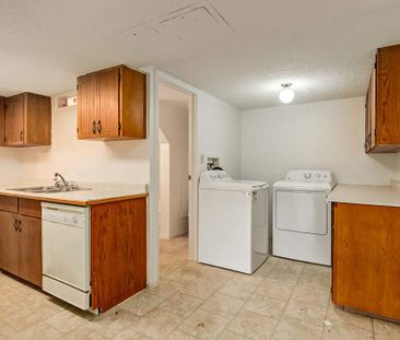 Renovated Suite - 1 Bedroom - Photo 3